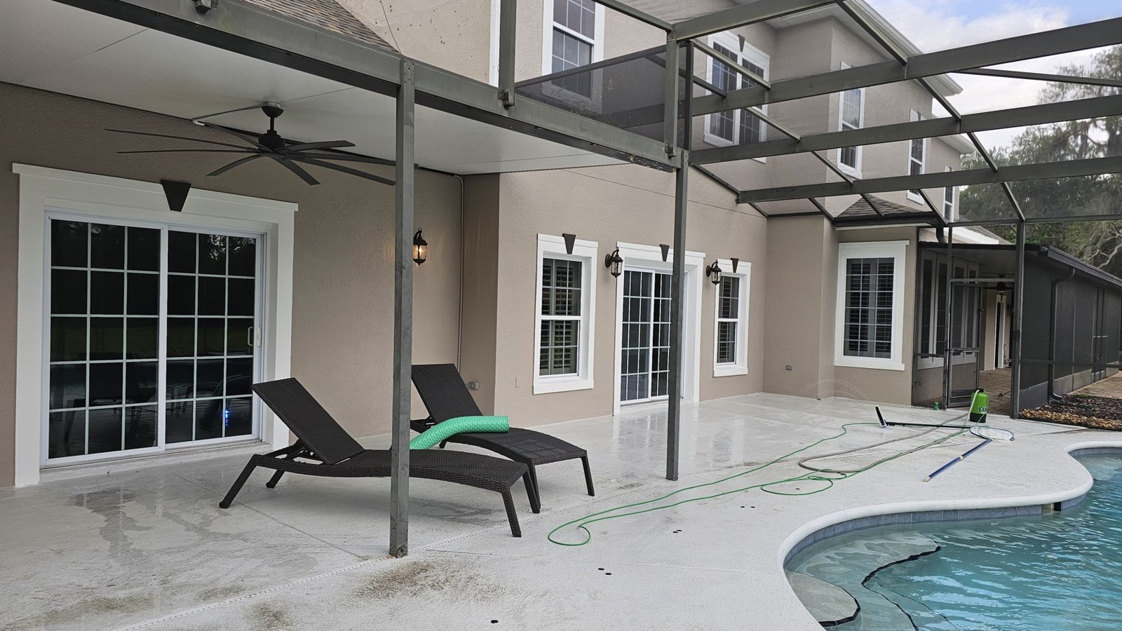 Sunroom & Conservatory Window Cleaning in Saint Cloud, FL: enclosed patio glass and windows